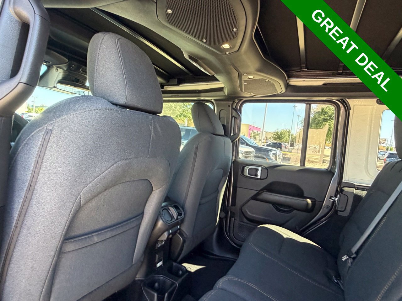 Used 2026 Jeep Wrangler Unlimited Sahara AWD/4WD image 35