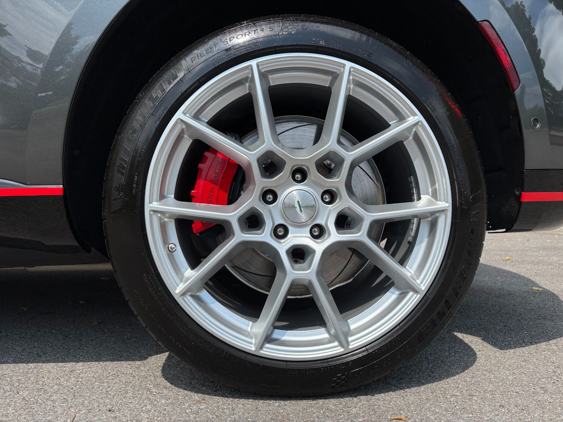Used 2021 Aston Martin DBX AWD/4WD image 61