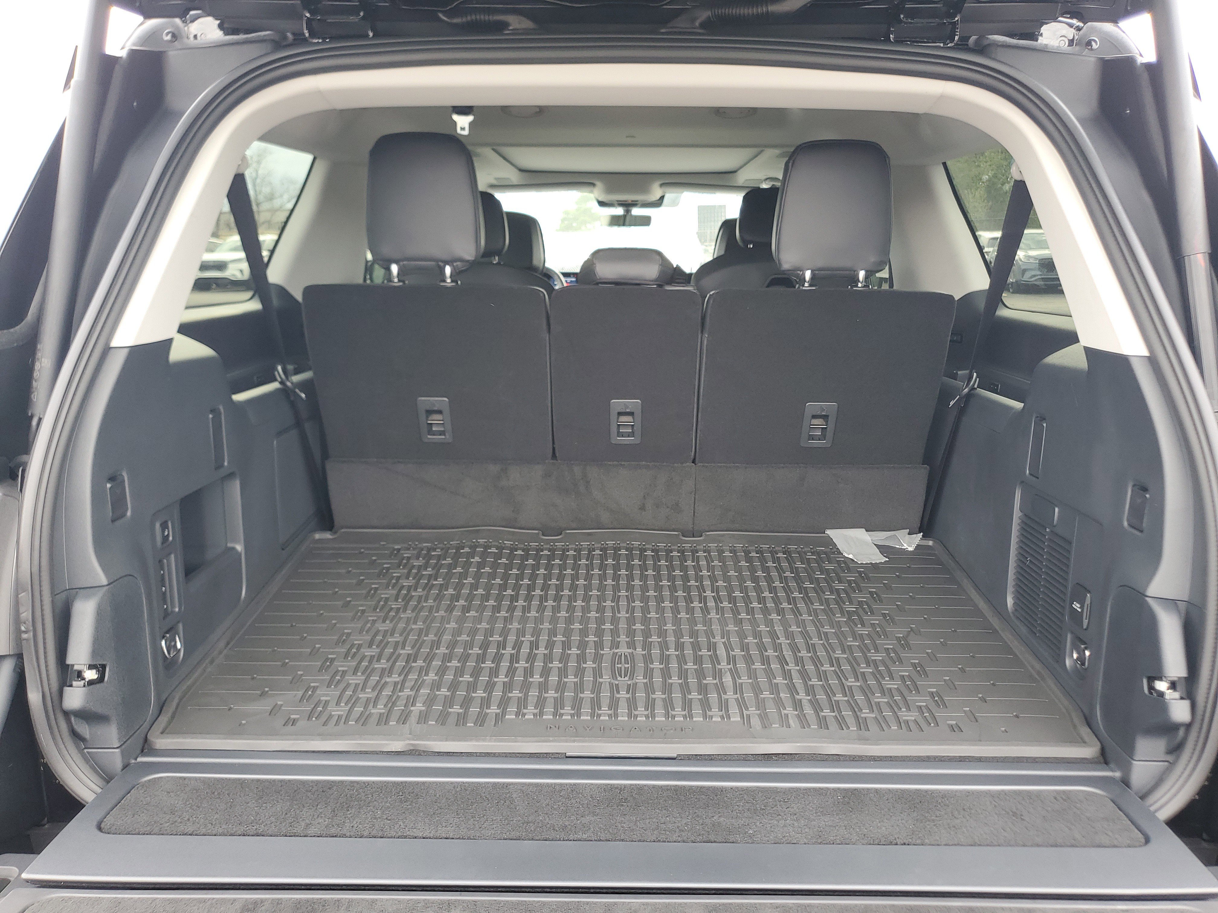 New 2026 Lincoln Navigator L Reserve AWD/4WD image 32