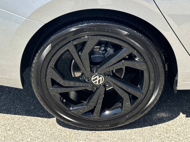 New 2026 Volkswagen Jetta SE FWD image 30