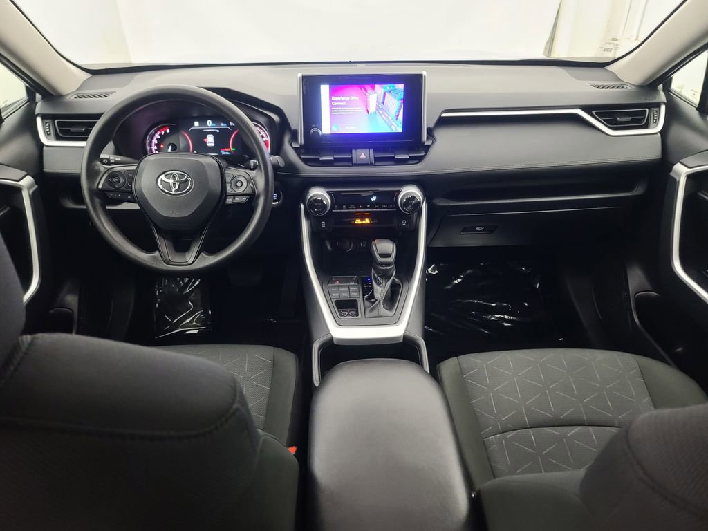Used 2025 Toyota RAV4 XLE AWD/4WD image 22
