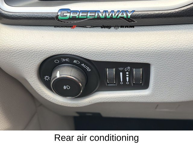 Used 2017 Chrysler Pacifica Touring Plus FWD image 26