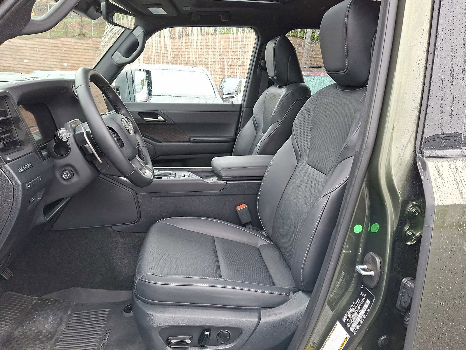 Used 2025 Lexus GX 550 image 10