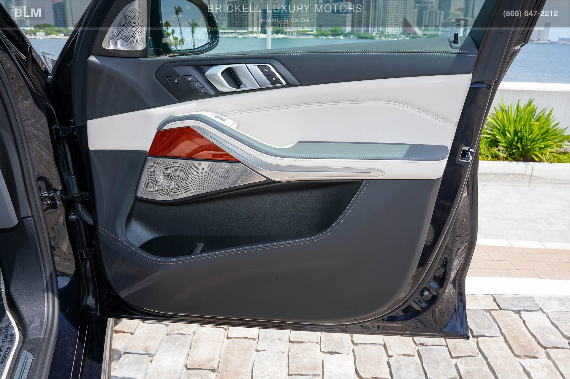 Used 2024 BMW ALPINA XB7 AWD/4WD image 17