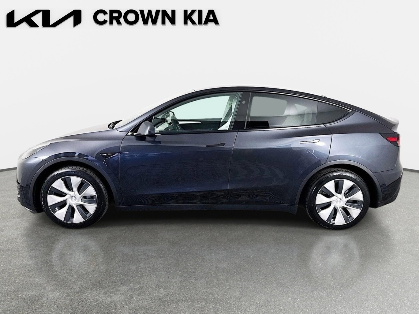 Used 2024 Tesla Model Y Long Range AWD/4WD image 9