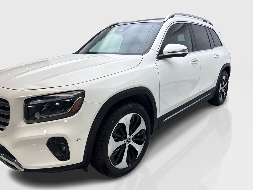 Used 2025 Mercedes-Benz GLB 250 w/ Exclusive Package image 11
