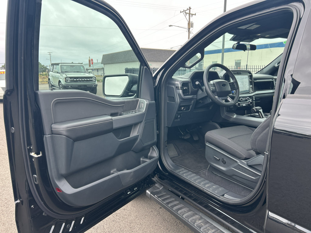 New 2026 Ford F150 XLT w/ XLT Black Appearance Package AWD/4WD image 14