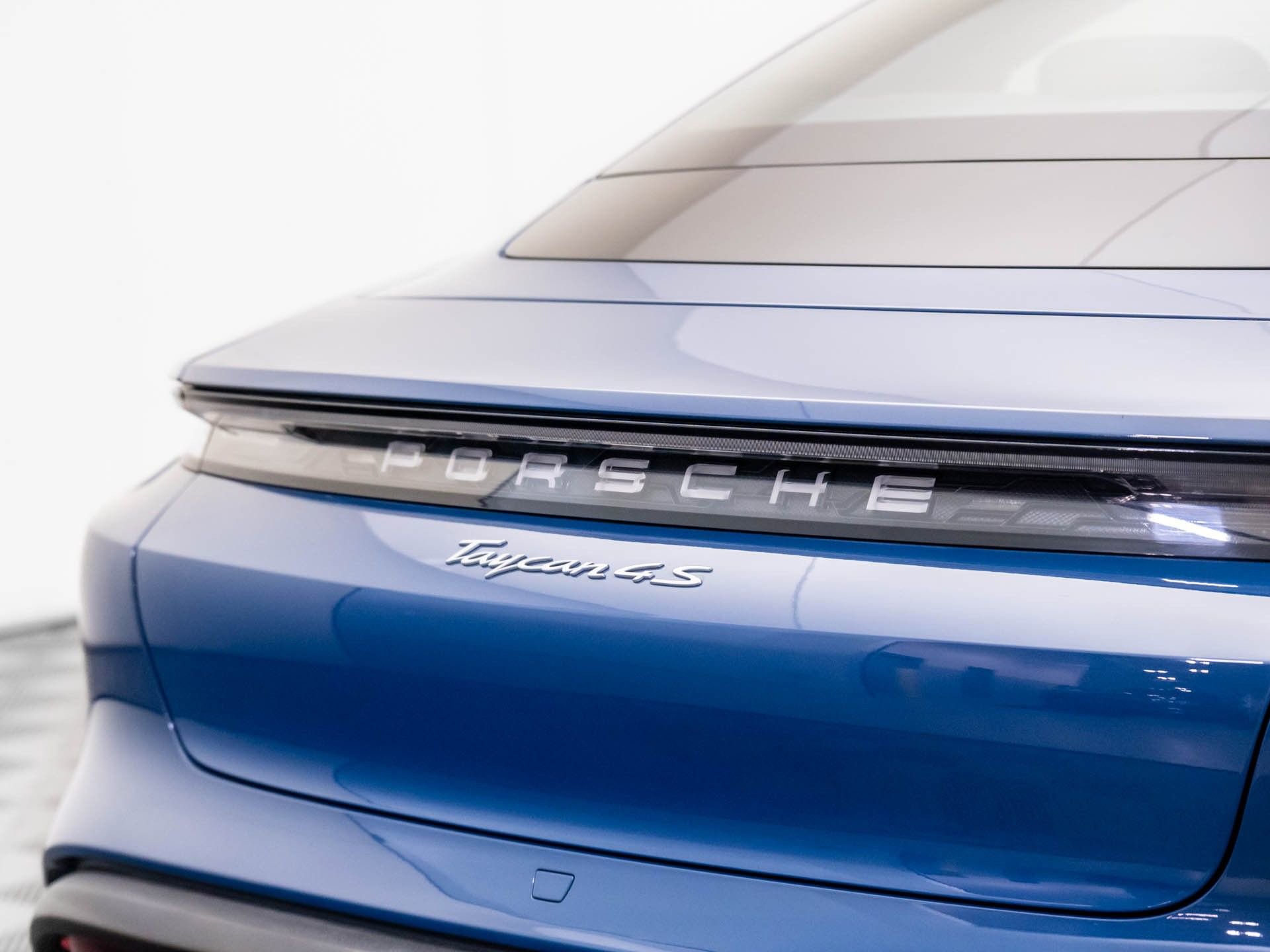 Certified 2022 Porsche Taycan 4S image 31