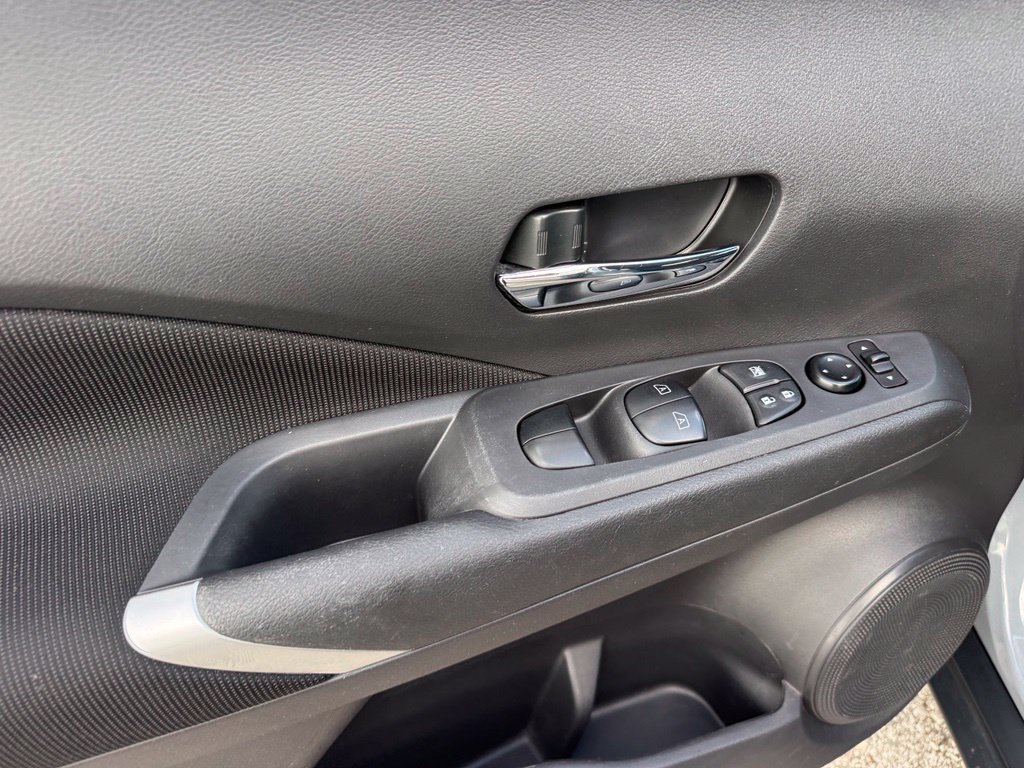 Used 2021 Nissan Kicks SV FWD image 14