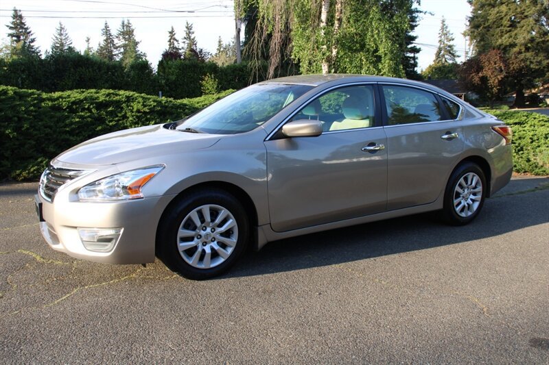 Used 2013 Nissan Altima 2.5 S FWD image 1