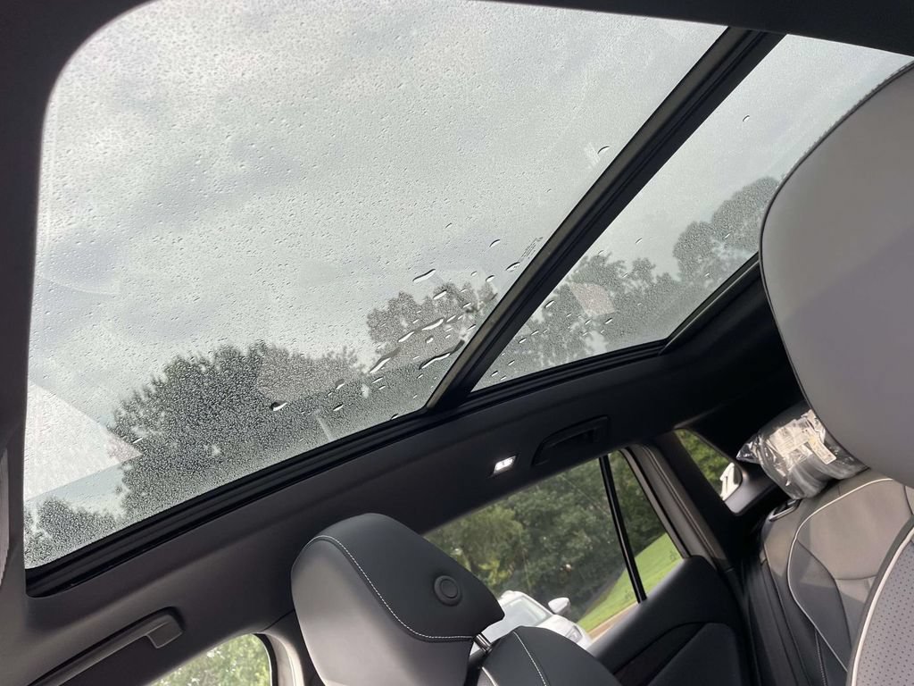 New 2026 Volkswagen Tiguan SEL R-Line AWD/4WD image 17