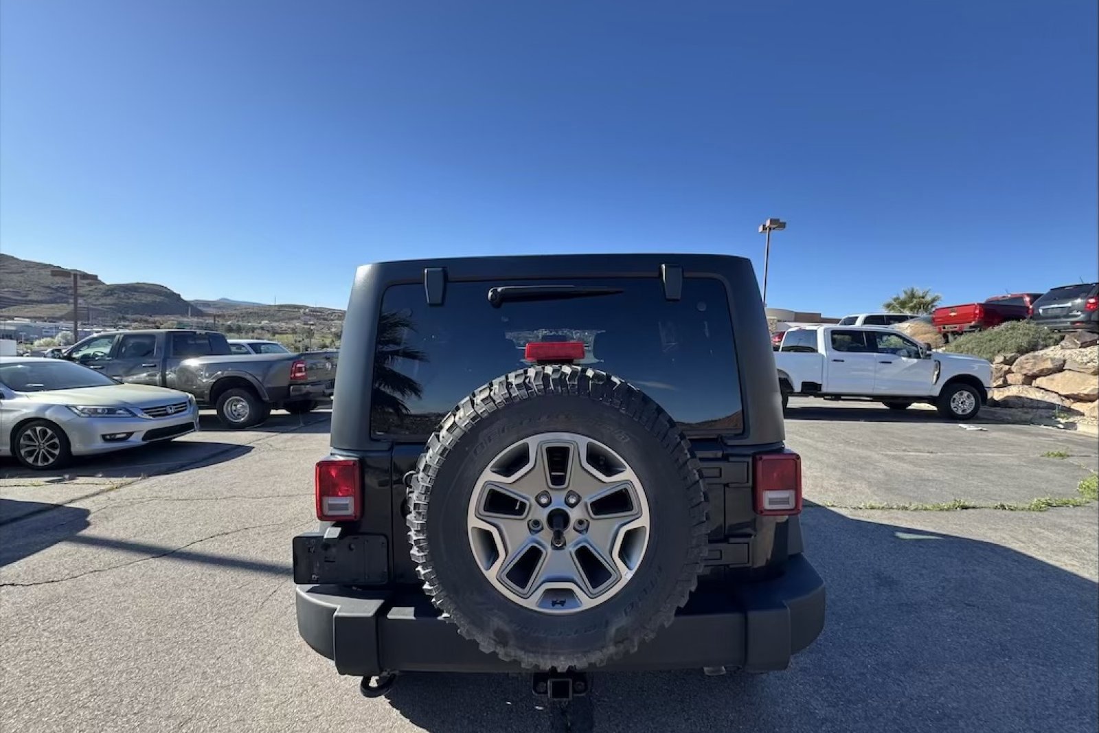 Used 2016 Jeep Wrangler Unlimited Rubicon w/ Max Tow Package image 4