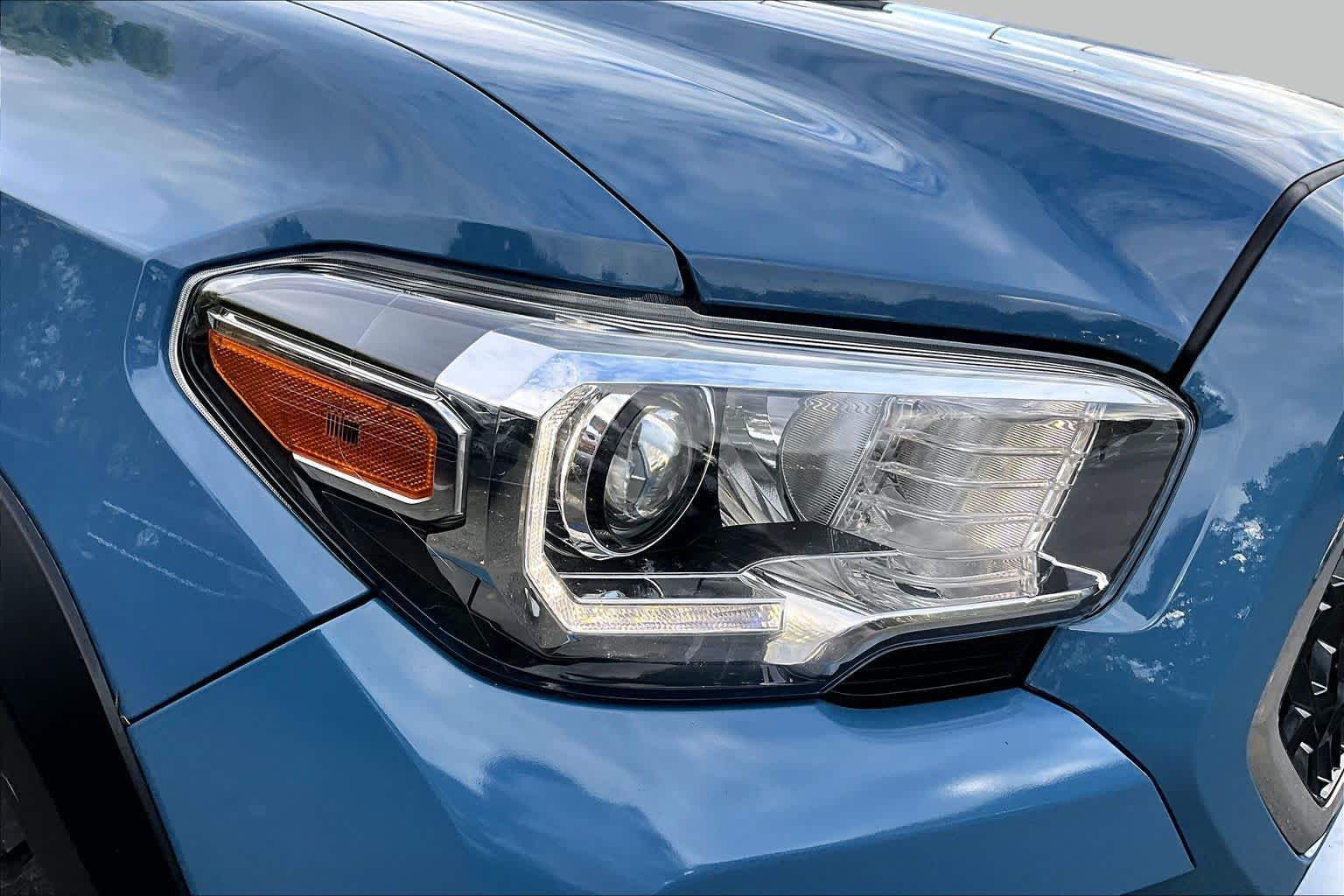 Used 2019 Toyota Tacoma TRD Off-Road w/ Technology Package AWD/4WD image 25