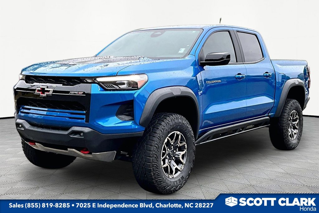 Used 2023 Chevrolet Colorado ZR2 w/ ZR2 Convenience Package III AWD/4WD image 3