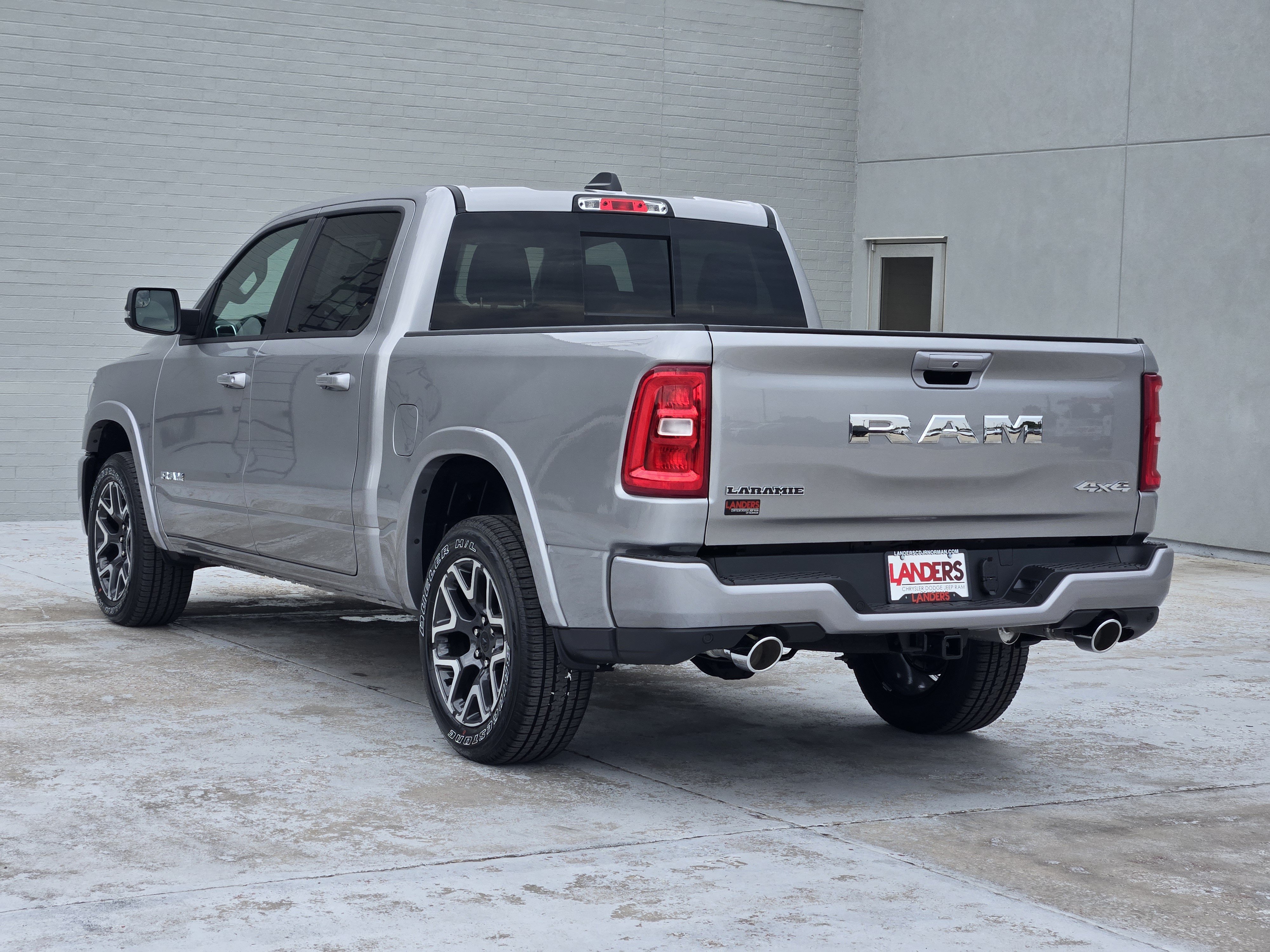 New 2026 RAM 1500 Laramie AWD/4WD image 3