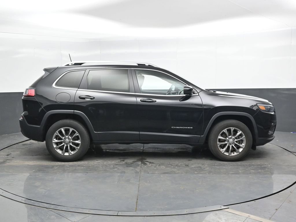 Used 2020 Jeep Cherokee Latitude Plus image 3