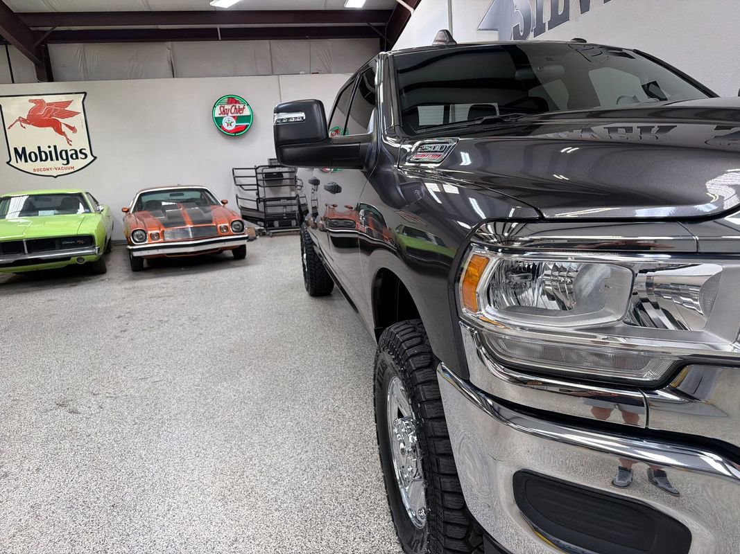 Used 2024 RAM 2500 Tradesman w/ Chrome Appearance Group AWD/4WD image 40