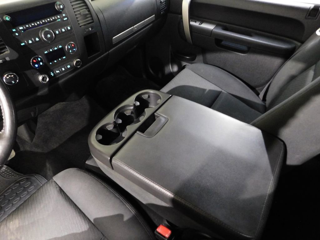 Used 2011 Chevrolet Silverado 2500 LT w/ Interior Plus Package AWD/4WD image 60