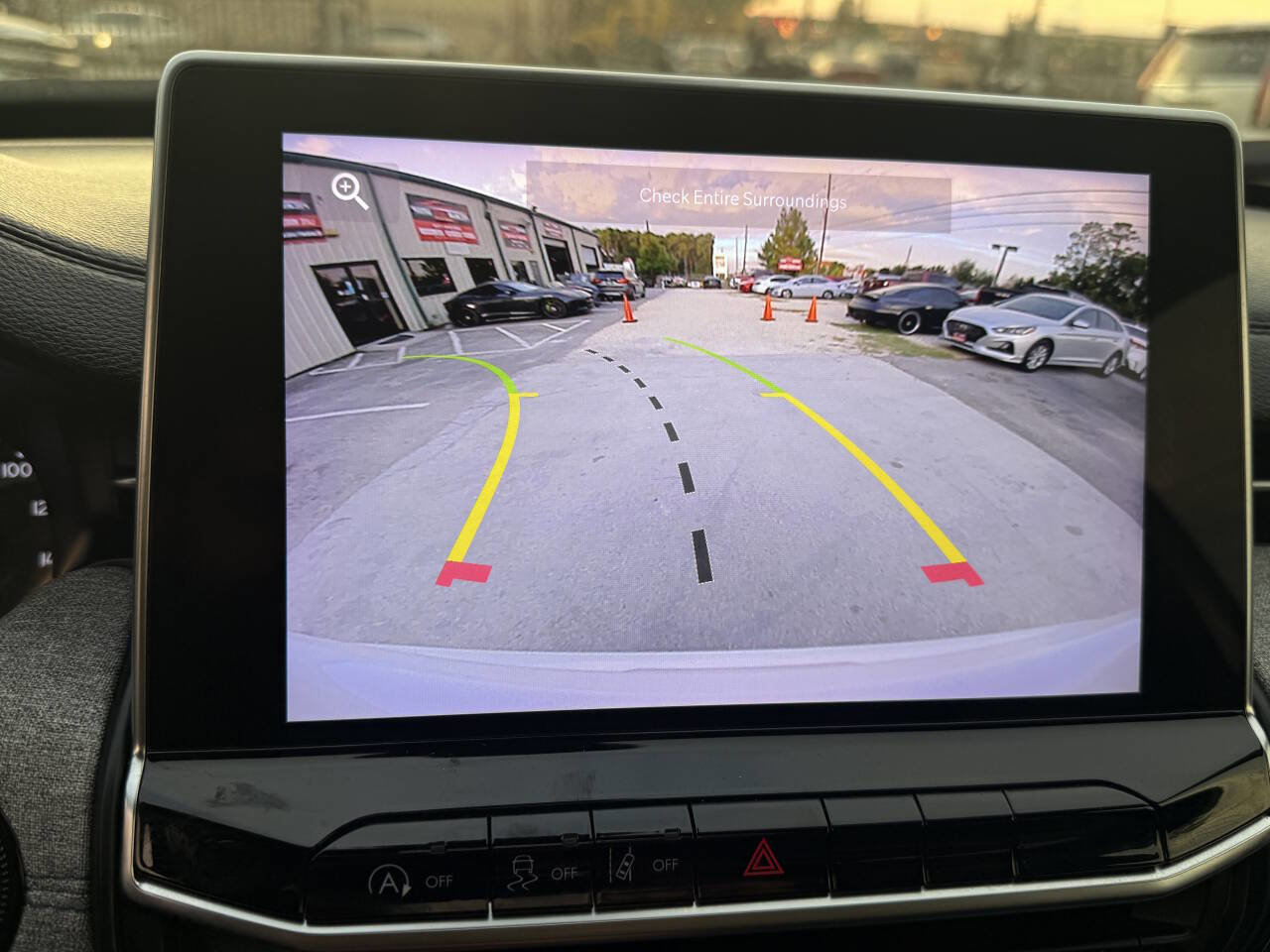 Used 2024 Jeep Compass Latitude image 15