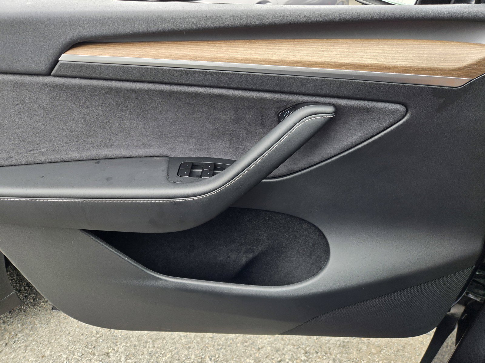 Used 2025 Tesla Model Y Long Range RWD image 24