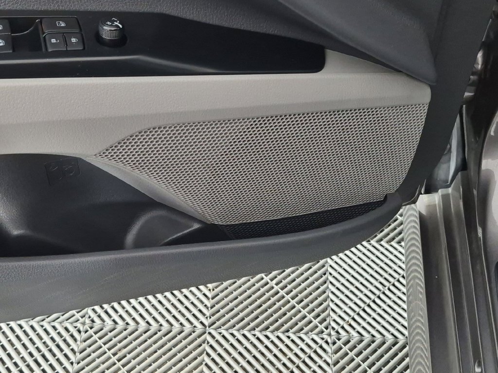 Used 2020 Toyota Camry LE w/ Carpet Mat Package FWD image 15