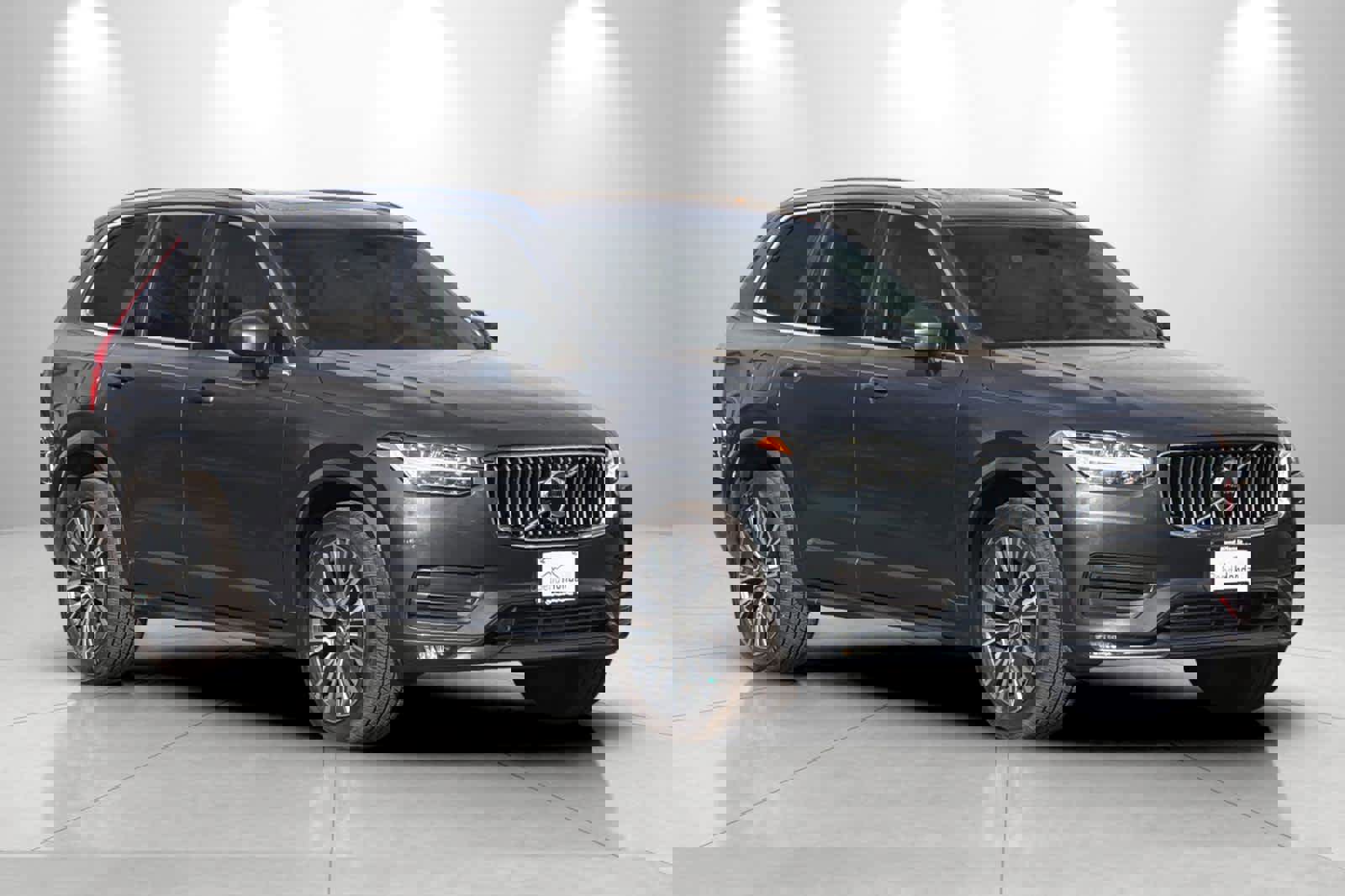 Used 2022 Volvo XC90 T5 Momentum w/ Protection Package image 9