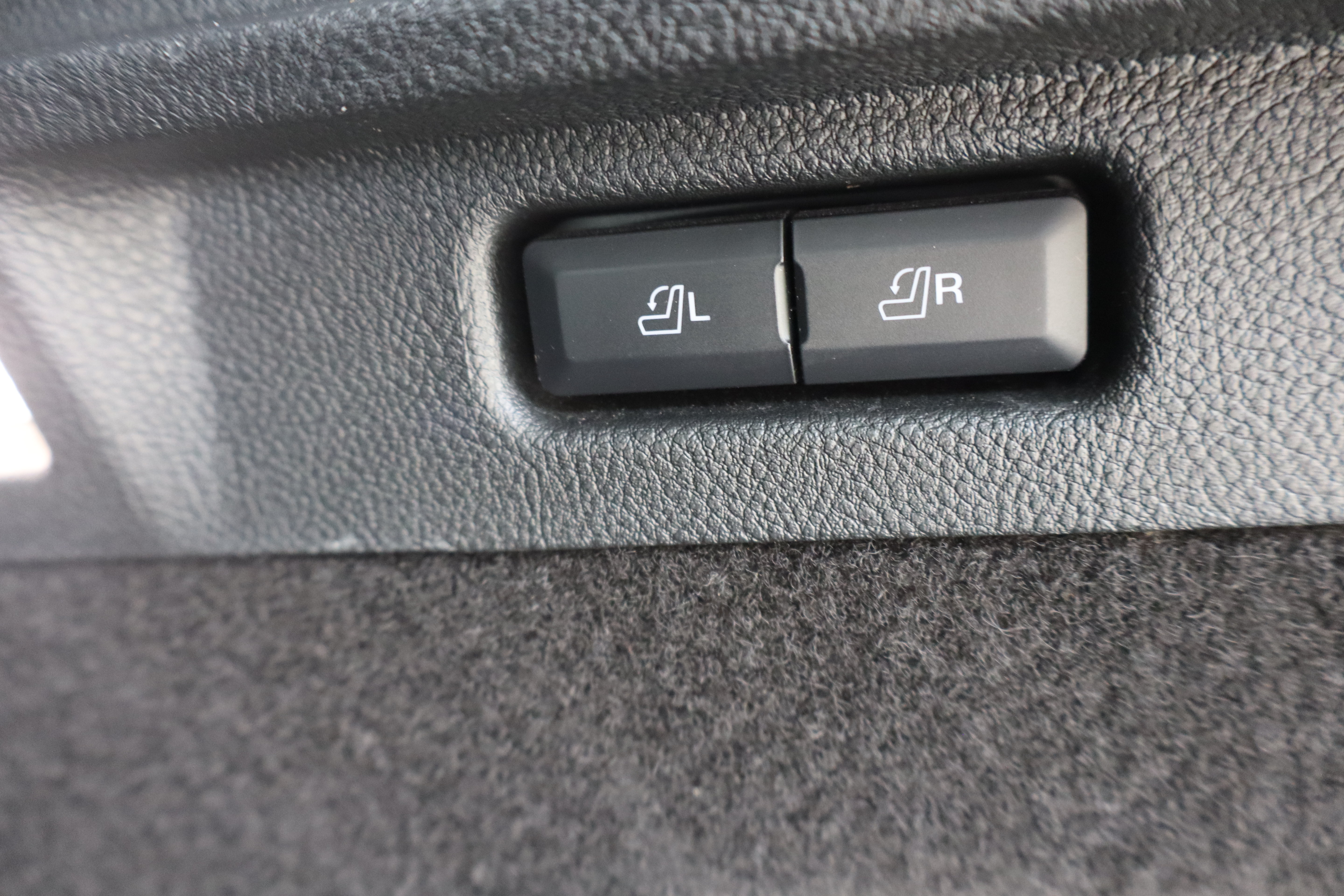 Used 2022 Lincoln Corsair FWD w/ Equipment Group 101A image 28