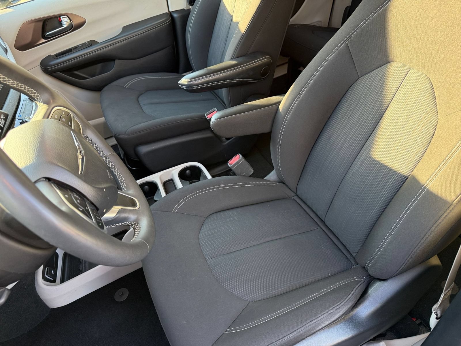 Used 2024 Chrysler Voyager LX FWD image 37