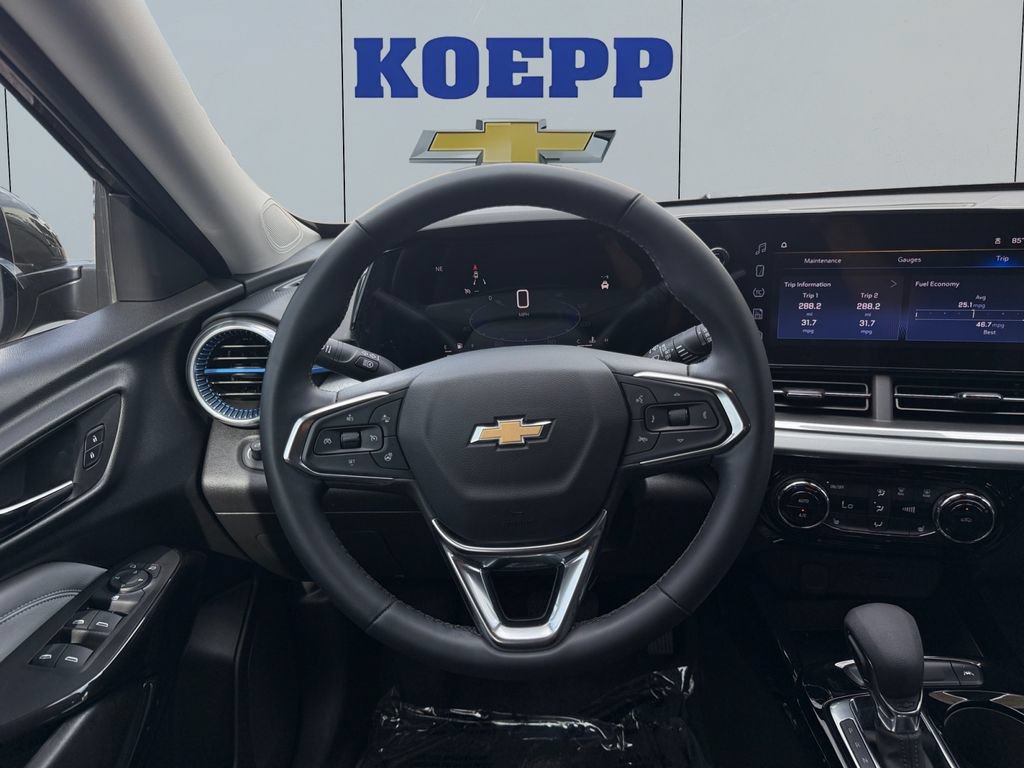 Used 2024 Chevrolet Trax LT w/ Driver Confidence Package FWD image 13