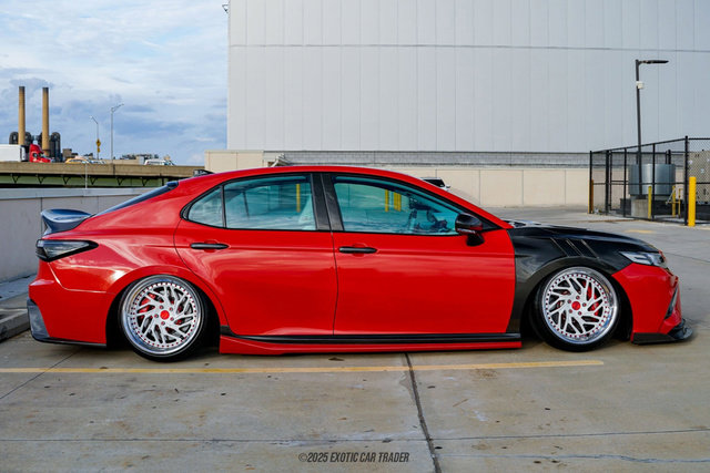 Used 2019 Toyota Camry XSE image 9