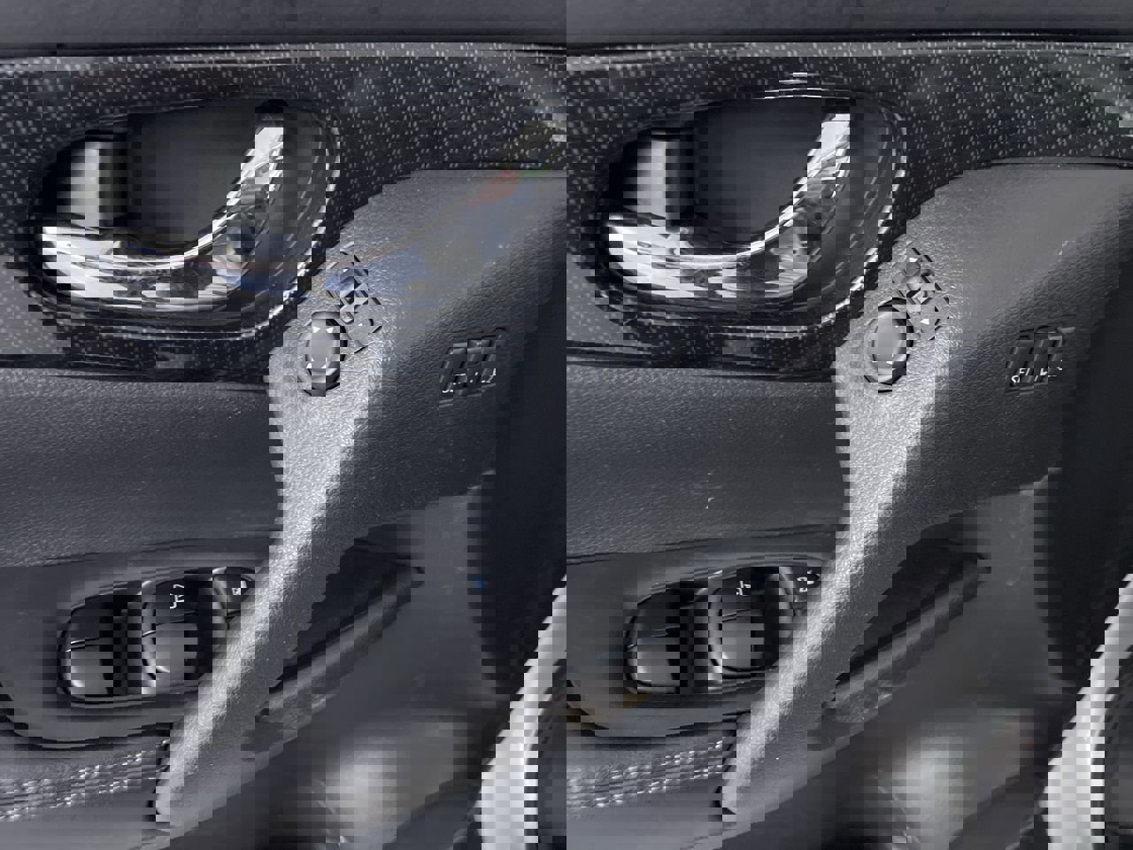 Used 2019 Nissan Rogue SL w/ Premium Package image 11