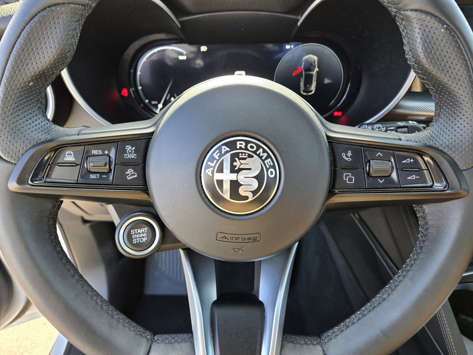 Used 2024 Alfa Romeo Stelvio Ti image 22