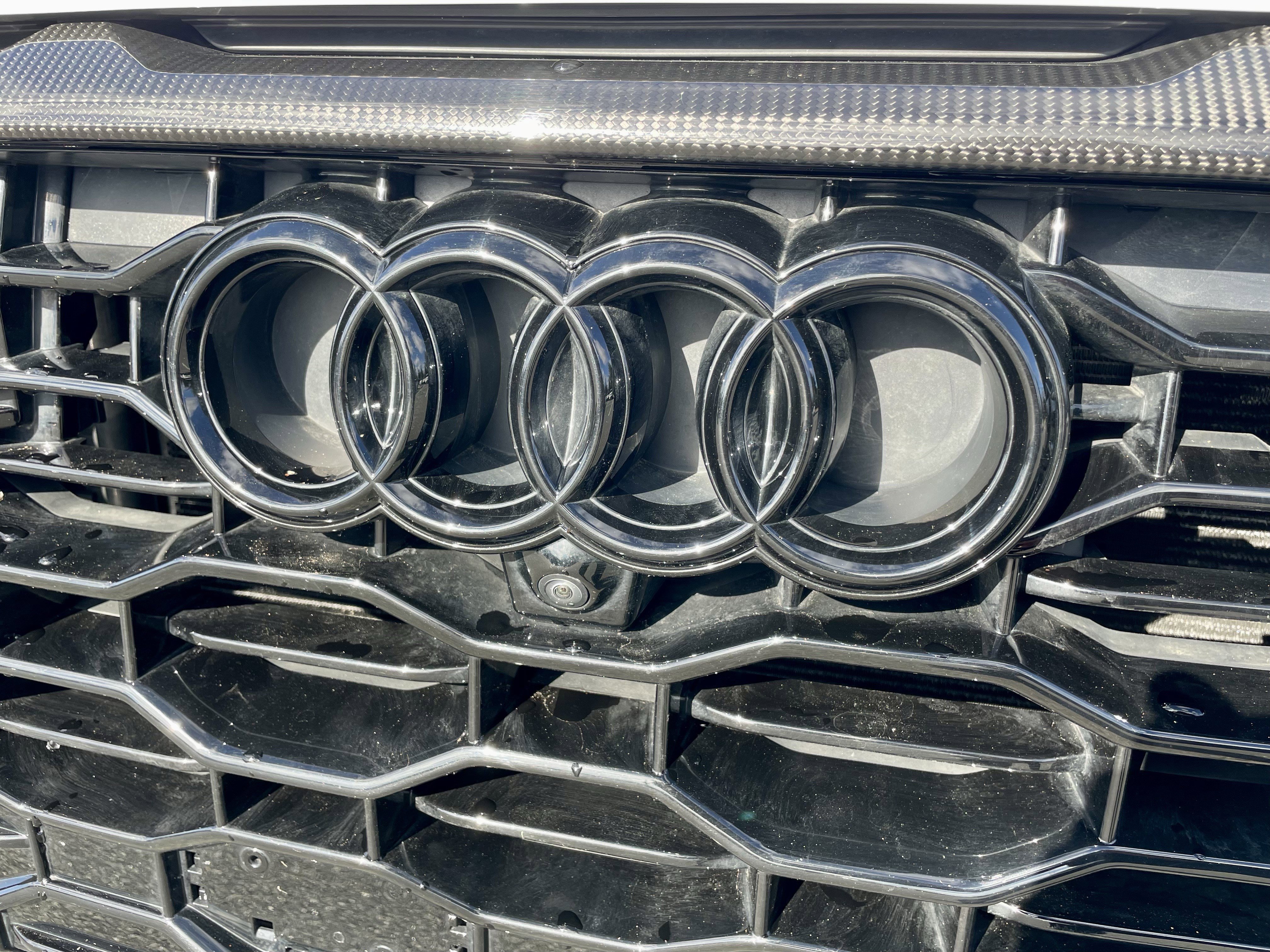 Used 2024 Audi RS Q8 4.0T image 32