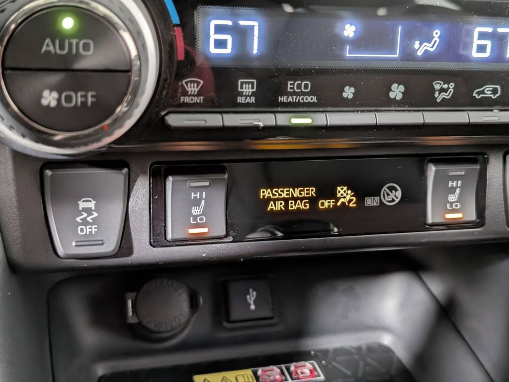 Used 2022 Toyota RAV4 XSE w/ Weather Package image 26