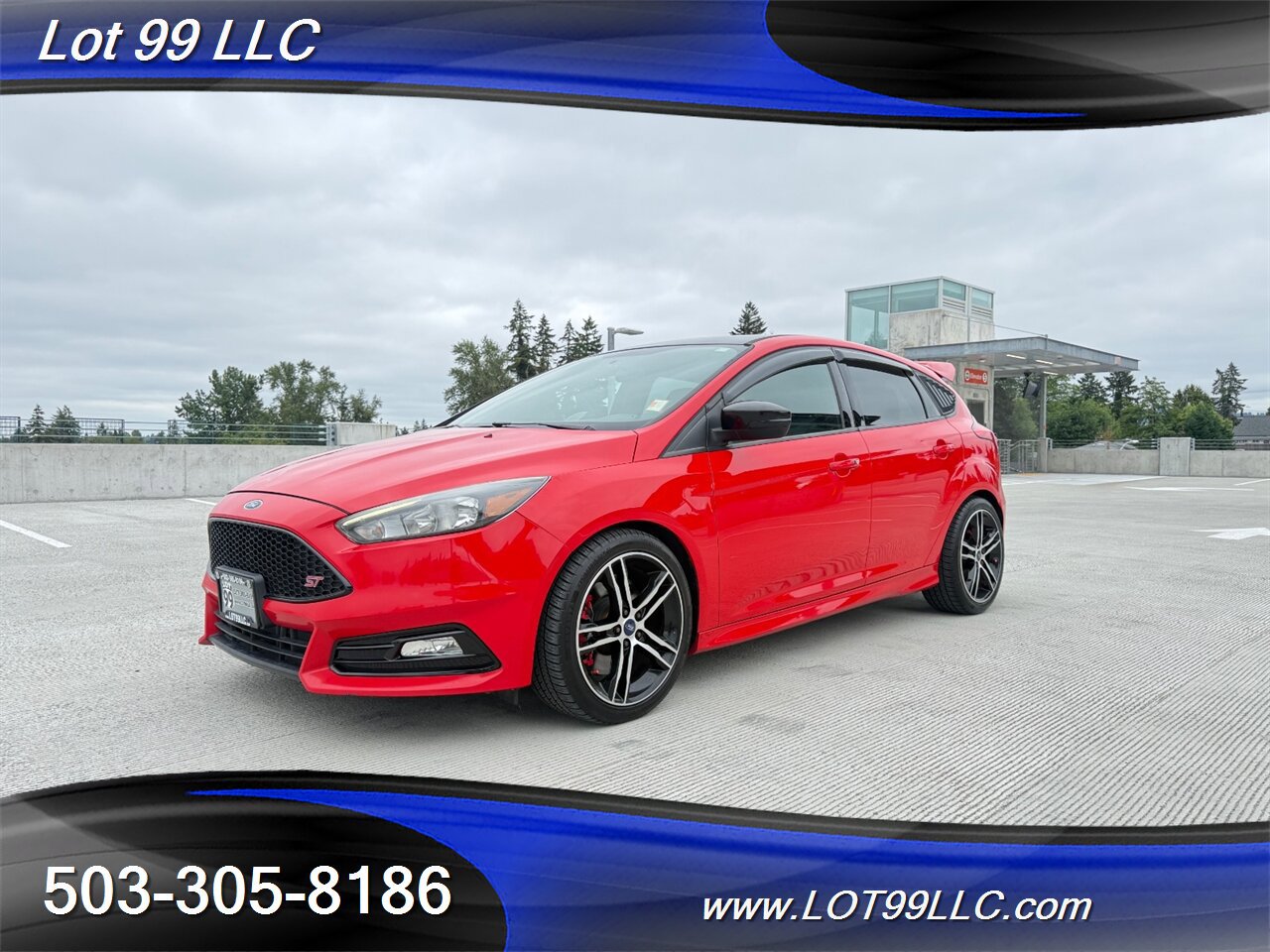 Used 2017 Ford Focus ST FWD image 2
