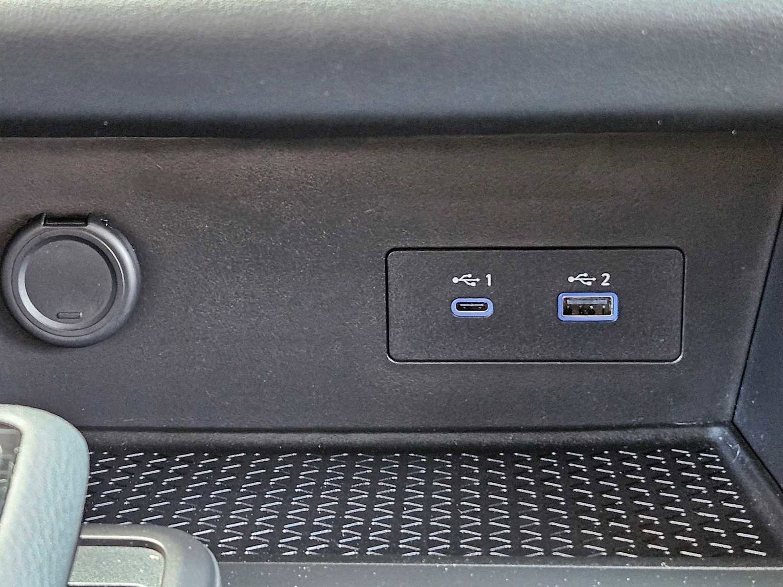 Used 2025 Nissan Pathfinder S image 25