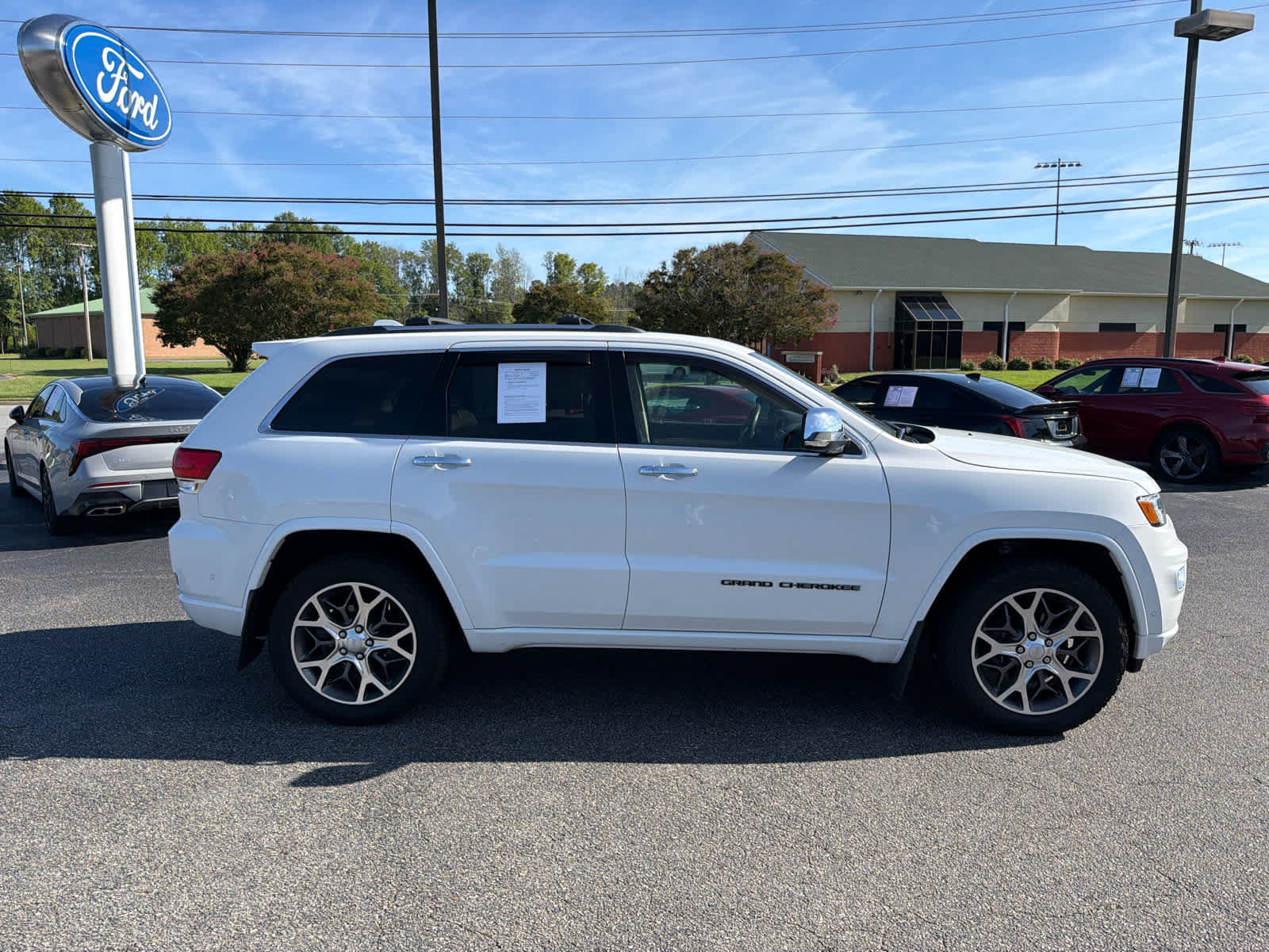 Used 2020 Jeep Grand Cherokee Overland AWD/4WD image 2