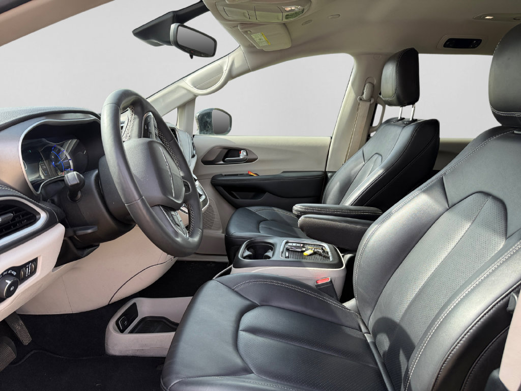 Used 2024 Chrysler Pacifica Limited FWD image 21