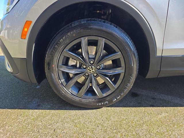 Used 2024 Volkswagen Tiguan SE image 27