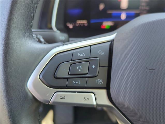 Certified 2024 Volkswagen Jetta SE w/ Panoramic Sunroof Package FWD image 19