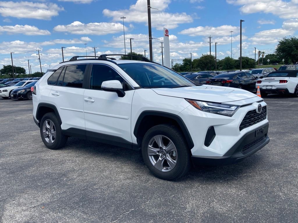 Used 2025 Toyota RAV4 XLE FWD image 3