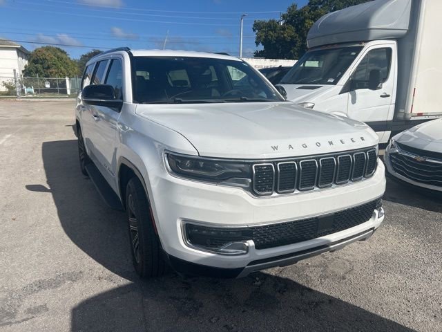 Used 2024 Jeep Wagoneer L Series II w/ Flexible Seating Group image 4