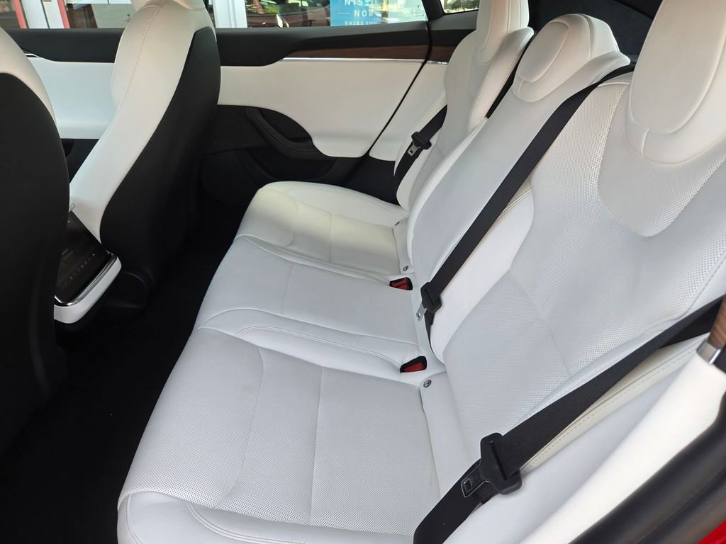 Used 2022 Tesla Model S image 10