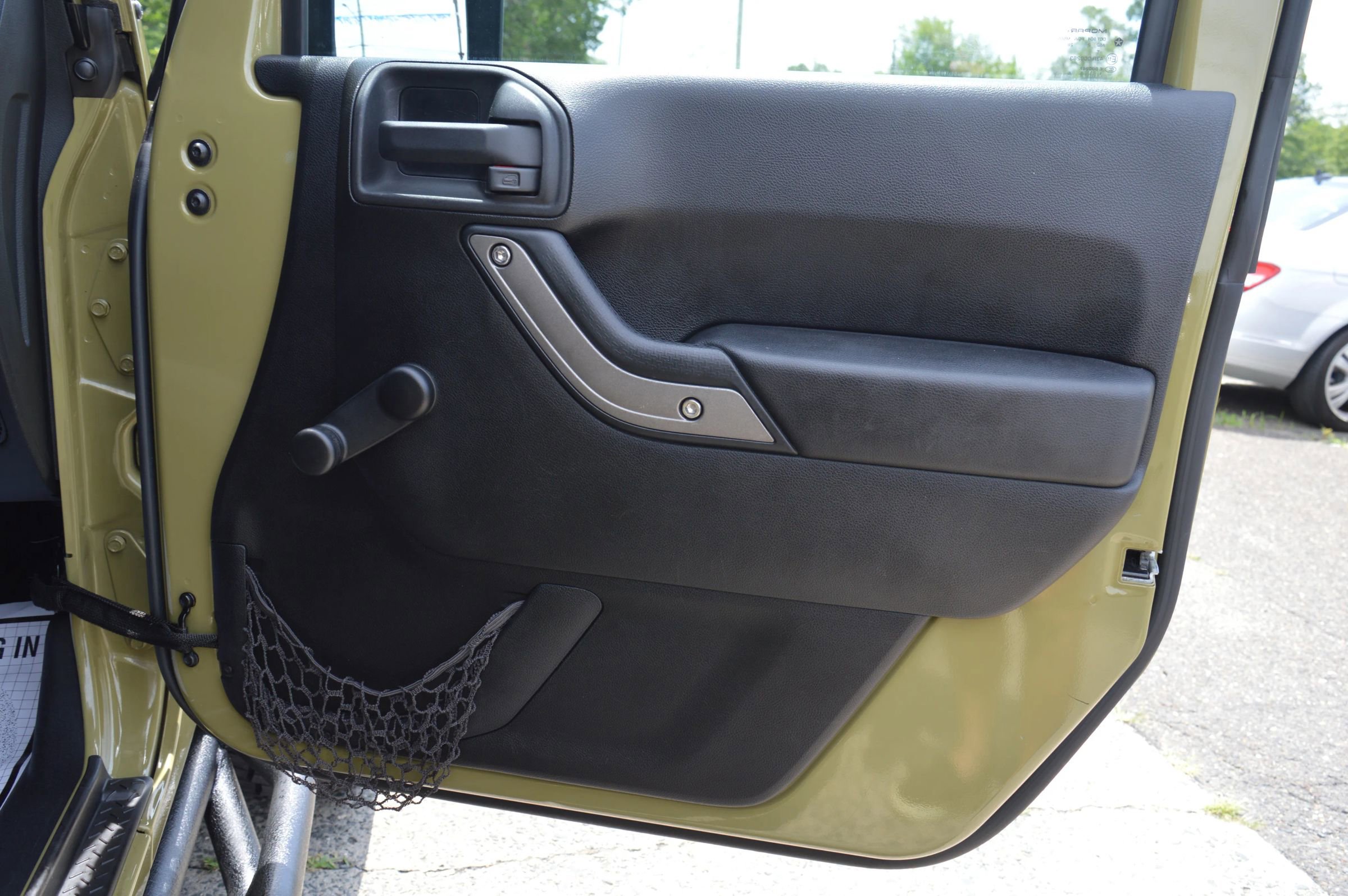 Used 2013 Jeep Wrangler Unlimited Sport w/ Connectivity Group image 29