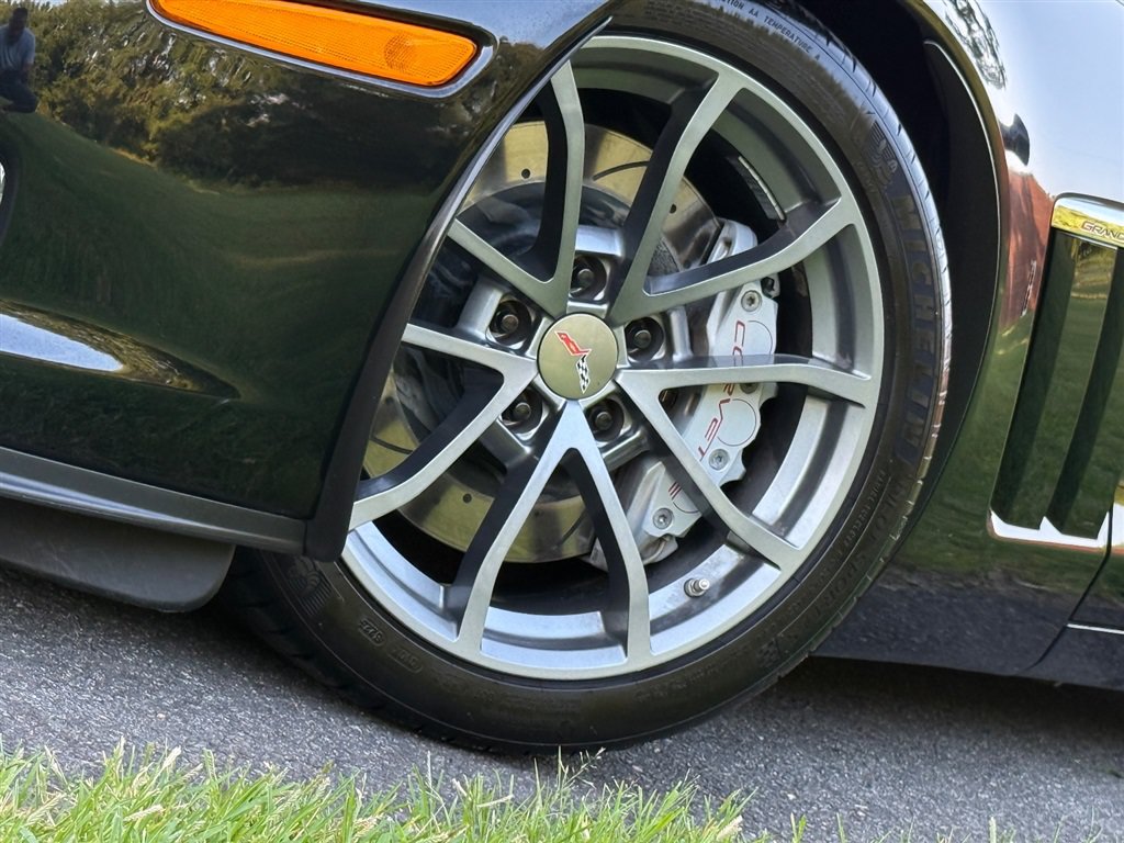 Used 2013 Chevrolet Corvette Grand Sport w/ 3LT Preferred Equipment Group RWD image 9