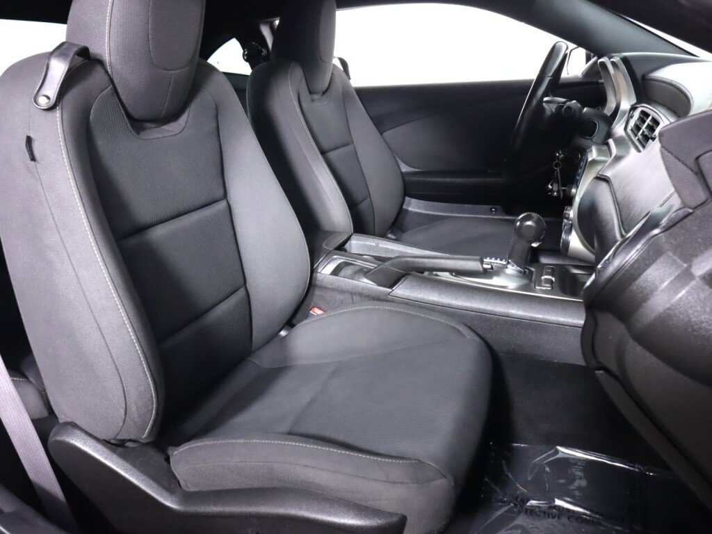 Used 2015 Chevrolet Camaro LT RWD image 32