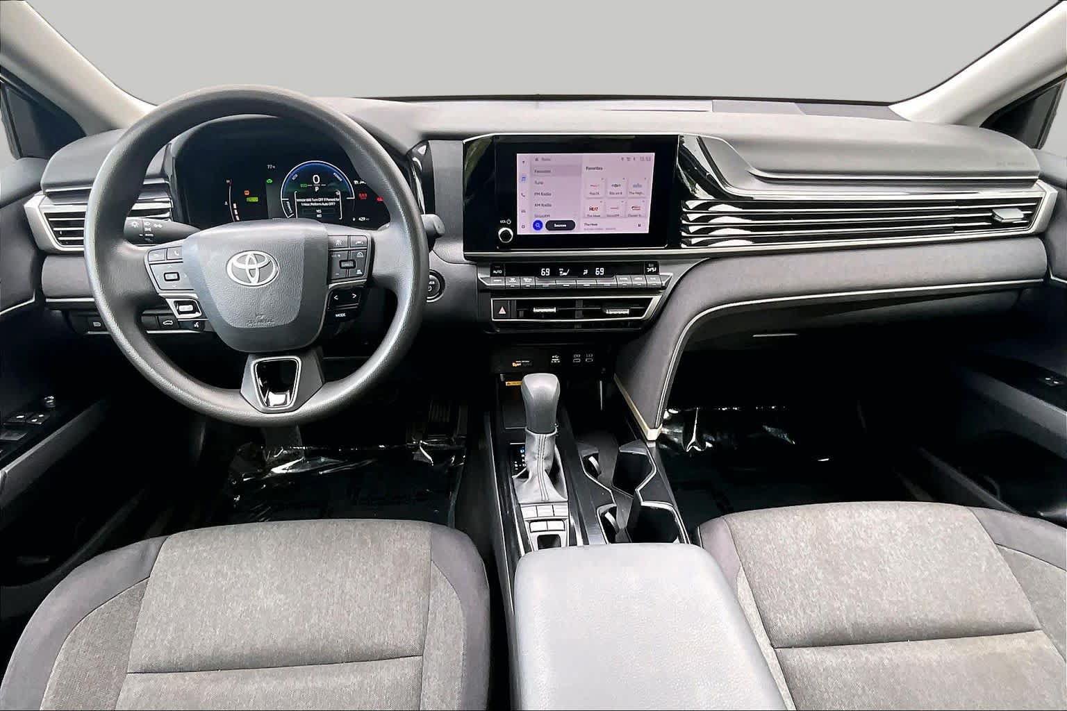 Used 2025 Toyota Camry LE FWD image 15