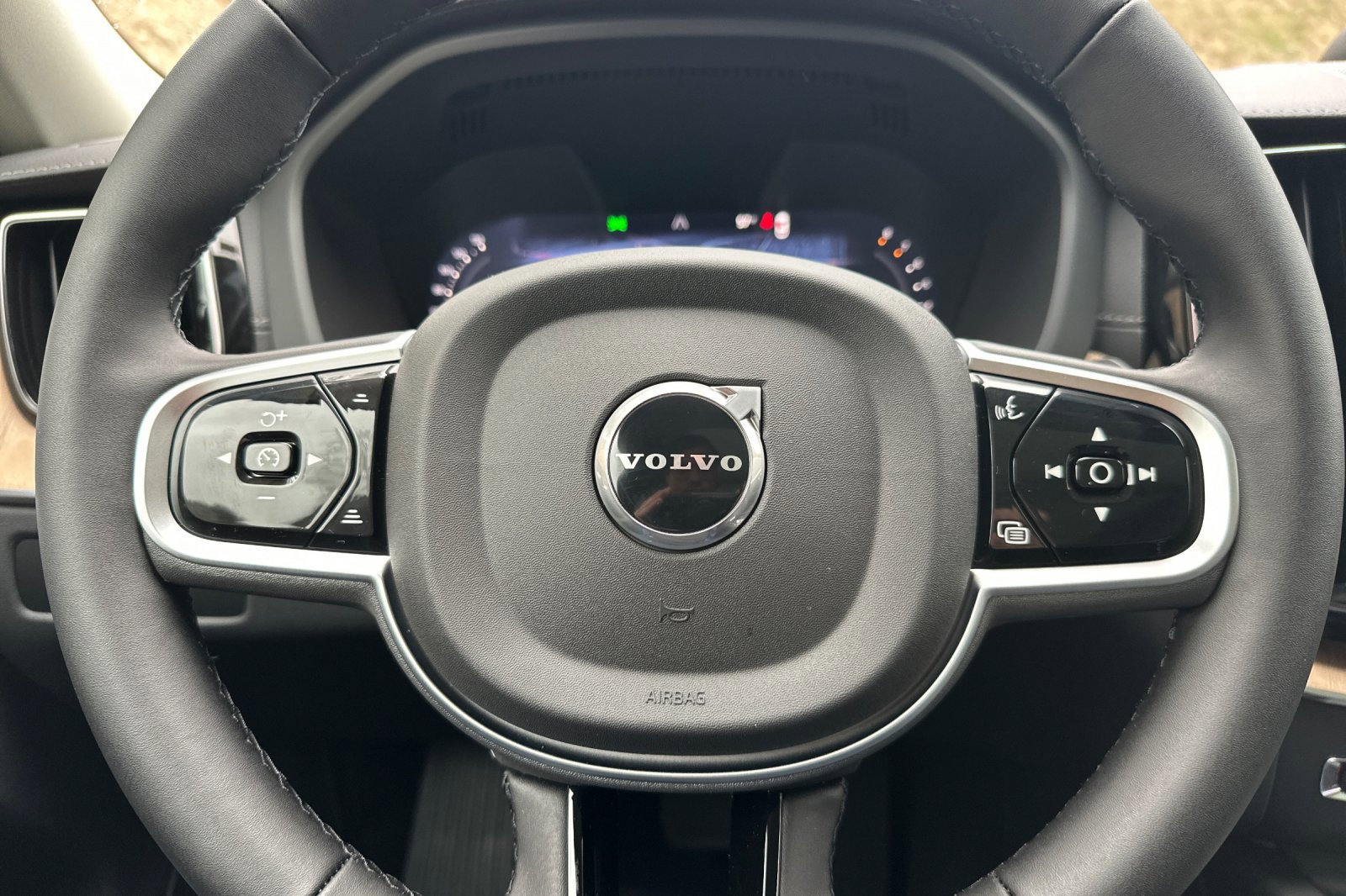 New 2026 Volvo XC60 B5 Ultra image 21