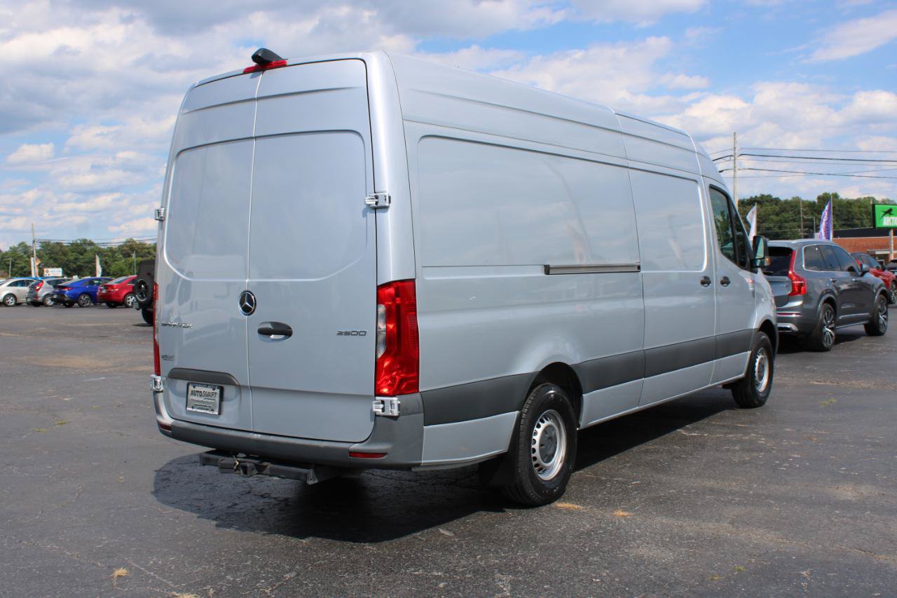 Used 2023 Mercedes-Benz Sprinter 2500 image 4