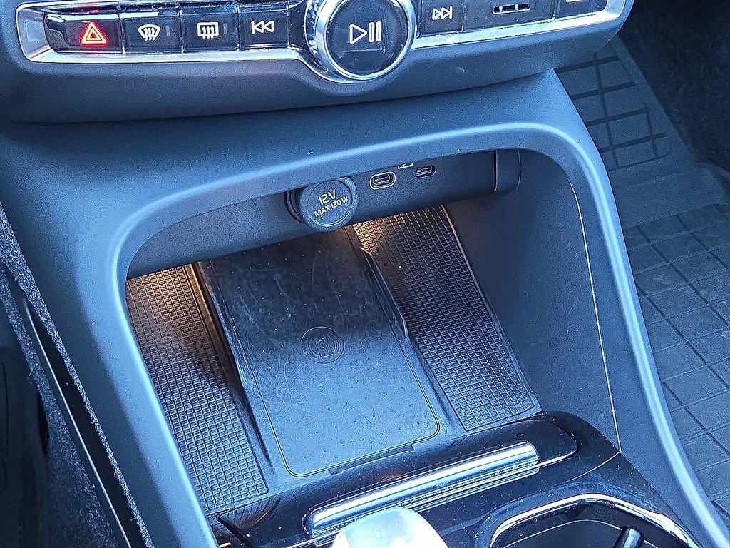 Certified 2023 Volvo XC40 B5 Plus w/ Driver Assist Package image 31